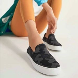 Rothys Slip On Shoes Sneakers Black Gray Camo 7.5